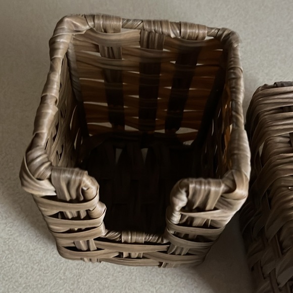 Wicker storage containers - Picture 3 of 9